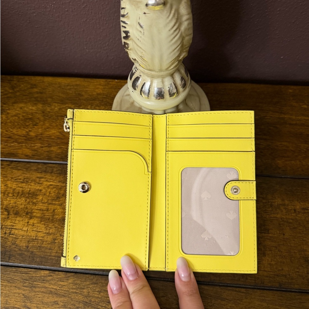 Kate Spade Jackson Small Bifold Wallet - Picture 6 of 7